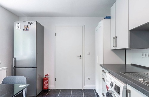 Kraiburg Apartment | Holiday Apartment 'Katharina' with Private Terrace, Shared Garden and Wi-Fi