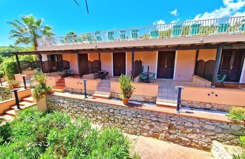 Campo nell'Elba Apartment | Holiday apartment Marina di Campo for 1 - 2 persons - Row house