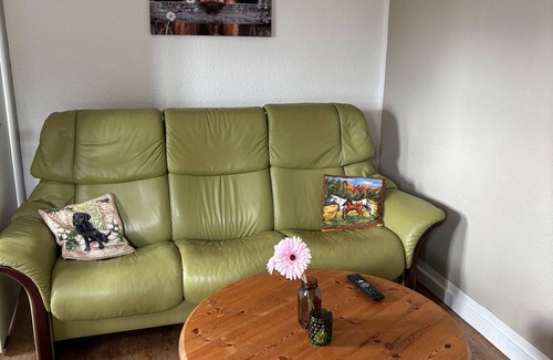 Ottlar Apartment | Holiday Apartment '1' with Shared Terrace, Shared Garden and Wi-Fi