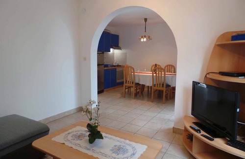 Milcetici Apartment | Holiday apartment 100 m from the Adriatic Sea