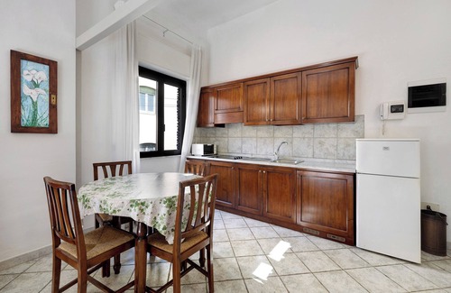 Varigotti Apartment | Holiday Apartment 8 Mehari close to the Beach with Wi-Fi