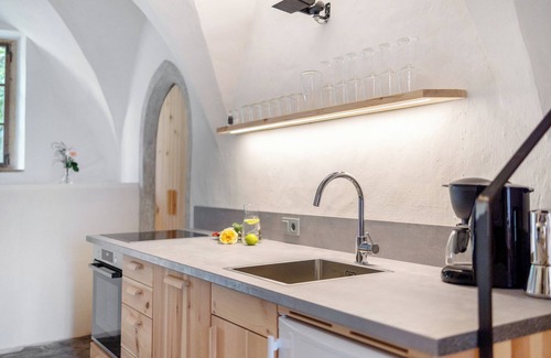 Pfalzen Apartment | Holiday Apartment 'Ansitz Baumannhof Gotik' with Mountain View, Shared Garden and Wi-Fi