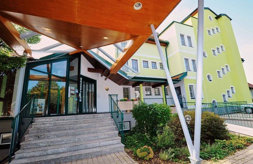 Lutzmannsburg Apartment | Holiday apartment with steam bath and sauna