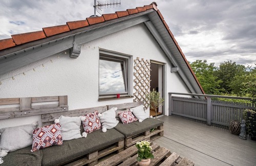 Ebersberg District Apartment | Holiday Apartment Casa Lenny and Friends with Balcony and Wi-Fi