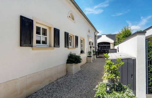 Neuenkirchen Apartment | Holiday Apartment 'Gästewohnung Am See - La Maison' with Private Sauna and Terrace Near the Beach