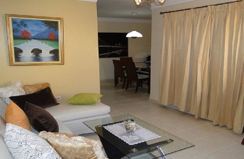 Residencial Alameda Oeste Apartment | Holiday Apartment in Santo Domingo