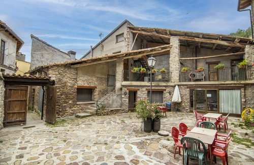 Les Iglesies Apartment | Holiday Apartment "Mossen Batista Faig" with Mountain View, Private Terrace & Wi-Fi