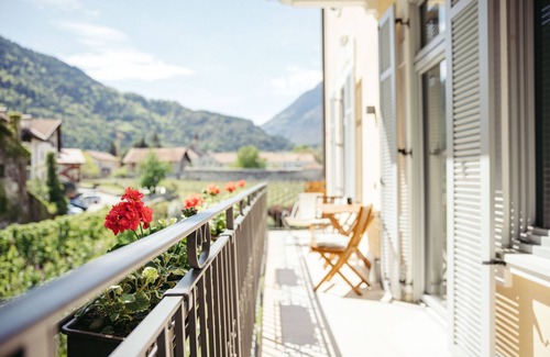 Lagundo Apartment | Holiday Apartment 'Freienfeldhof Elstar' with Mountain View, Shared Garden and Wi-Fi
