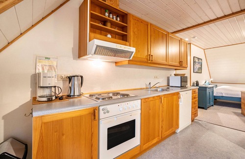 Rodenas Apartment | Holiday Apartment 'Gartenwohnung' with Shared Garden and Wi-Fi