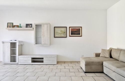 Villaputzu Apartment | Holiday Apartment Girasole with Balcony & Air Conditioning