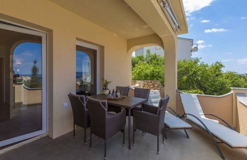 Klenovica Apartment | Holiday apartment with air conditioning and WiFi