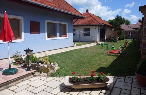 Balatonbereny Apartment | Holiday apartment with pool, grill and dishwasher