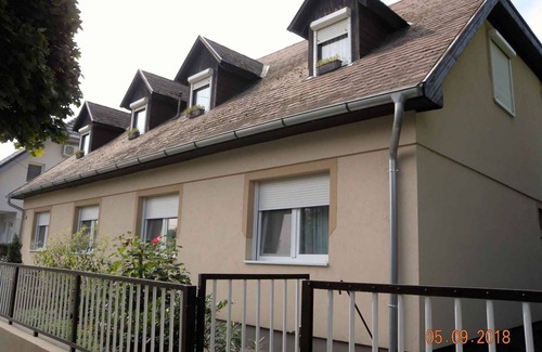 Balatonboglar Apartment | Holiday apartment with garden pavilion in the middle