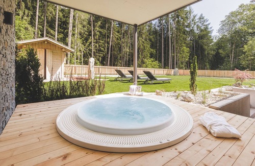 San Giovanni Apartment | Holiday Apartment 'Silva Living' with Mountain View, Private Terrace and Wi-Fi