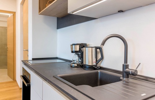 Tramin Apartment | Holiday Apartment "Karin - Merlot" with Shared Terrace and Wi-Fi