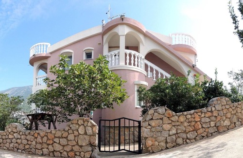 Cesarica House | Holiday apartment Karlobag for 1 - 6 persons with 2 bedrooms - Holiday house