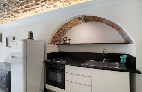 Cervo Apartment | Holiday Apartment 'La Credenza, Borgo Dei Pescatori' with Wi-Fi