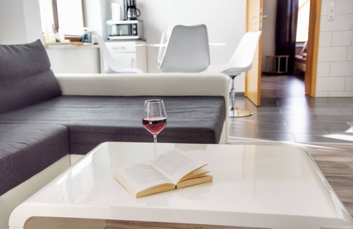 Monkebude Apartment | Holiday Apartment "Lower Apartment 110sqm" with Private Terrace and Wi-Fi