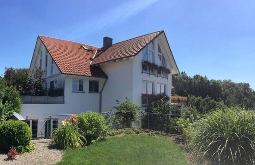 Schienen Apartment | Holiday Apartment "Mara" at Lake Constance with Wi-Fi, Terrace & Garden