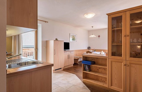 Albions Apartment | Holiday Apartment "Plose Winklerhof" with Mountain View, Balcony & Wi-Fi