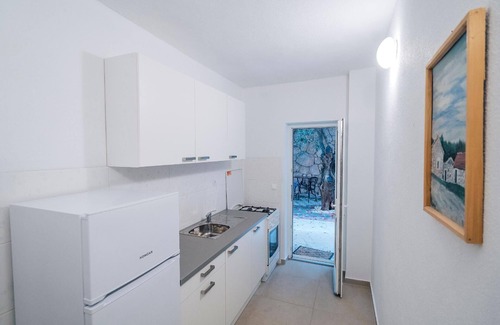 Promajna Apartment | Holiday apartment Promajna for 1 - 10 persons with 4 bedrooms - Row house