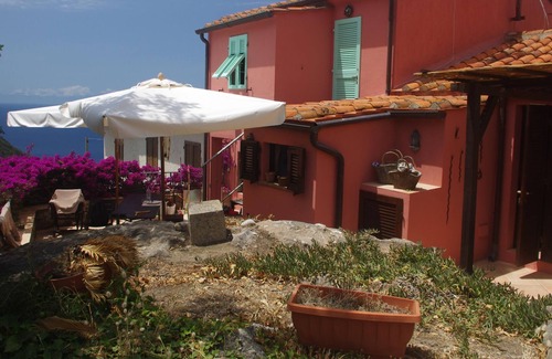 Patresi Apartment | Holiday apartment 'Rosa dei Venti' with sea view and private terrace