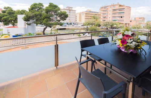 Santa Margarida Apartment | Holiday apartment Roses for 1 - 6 persons with 2 bedrooms - Holiday apartment