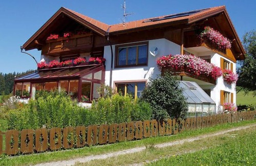 Eisenberg Apartment | Holiday apartment Säuling in Haus Stapf