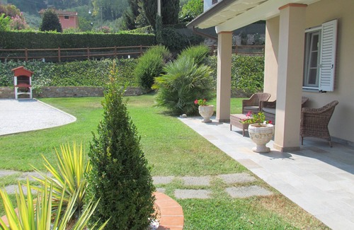 Castelvecchio Apartment | Holiday apartment with pool & garden in Lucca countryside