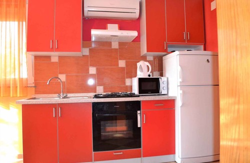 Srima Apartment | Holiday apartment with air conditioning and Internet access