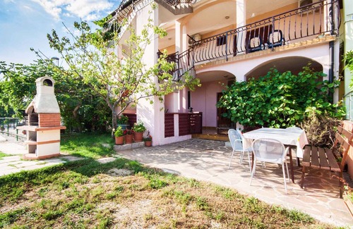 Monterol Apartment | Holiday apartment with air conditioning