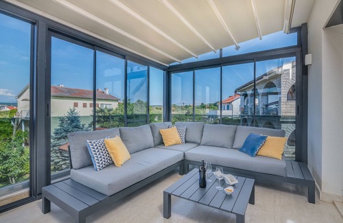 Porat Apartment | Holiday apartment with private pool