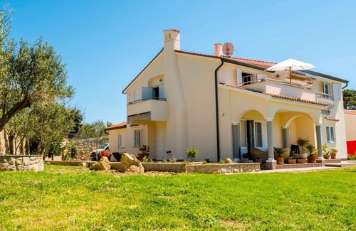 Banjol Apartment | Holiday apartment with sea view