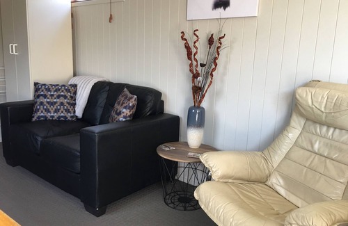 New Plymouth Cottage | Holiday Cabin with Wi-Fi