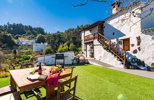 Valleseco Cottage | Holiday cottage with shared pool in Valleseco