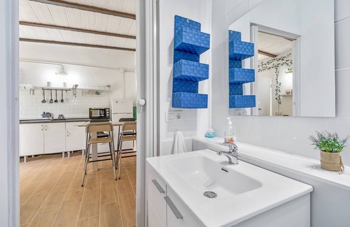Los Franceses-la Vega House | Holiday Home 'Casa Limonero' with Private Pool, Wi-Fi and Air Conditioning