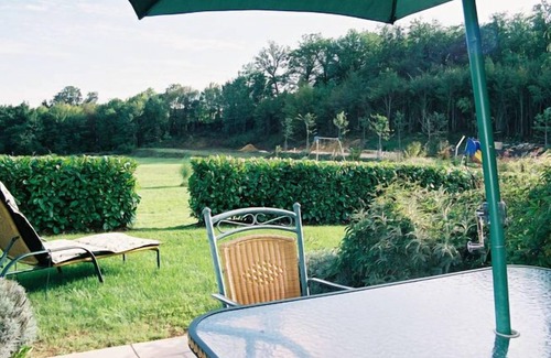 Castelnaud-la-Chapelle House | Holiday home in Castelnaud-La-Chapelle with garden