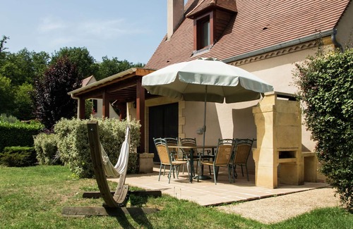 Castelnaud-la-Chapelle House | Holiday Home in Castelnaud-la-Chapelle with Swimming Pool