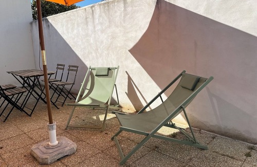 Domino House | Holiday Home 'Résidence Les Emeraudes N°4' with Private Terrace