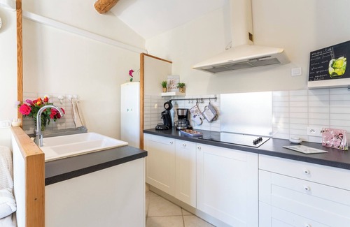 St.-Remy-de-Provence Apartment | Holiday Apartment "Agréable A La Campagne" with Private Pool, Private Terrace & Wi-Fi