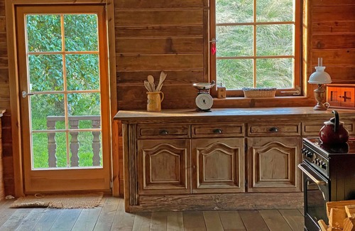 Kaisershaus House | Holiday Home 'Bernau' with Mountain View, Private Terrace and Wi-Fi