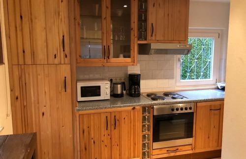 Garmisch-Partenkirchen House | Holiday Home 'Alpen Lodge' with Mountain View, Private Terrace and Wi-Fi