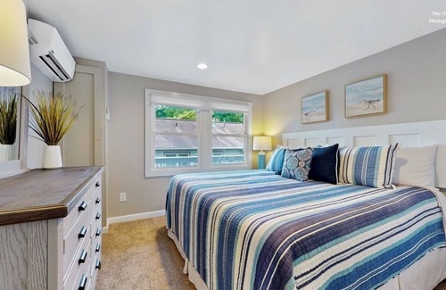 Saugatuck Resort | Holiday Hill Resort "Smith's Corner" Unit 701