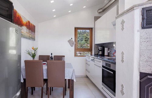 Herdwangen Schoenach House | Holiday Home 'Ferienhaus Schönach' with Private Terrace and Wi-Fi