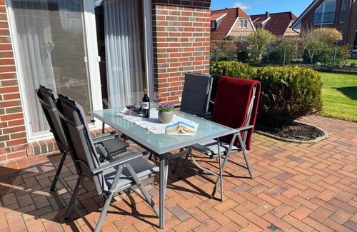 Greetsiel House | Holiday Home 'Wilken' with Private Terrace, Private Garden and Wi-Fi