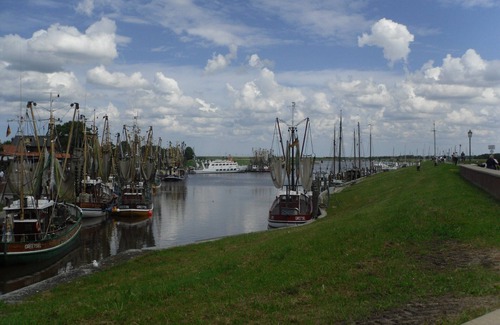 Greetsiel House | Holiday Home 'Wilken' with Private Terrace, Private Garden and Wi-Fi