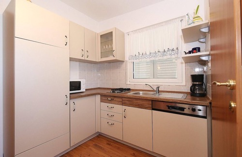 Maslenica House | Holiday Home Maslenica with Sea Views & Pool