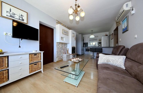 Maslenica House | Holiday Home Maslenica with Sea Views & Pool