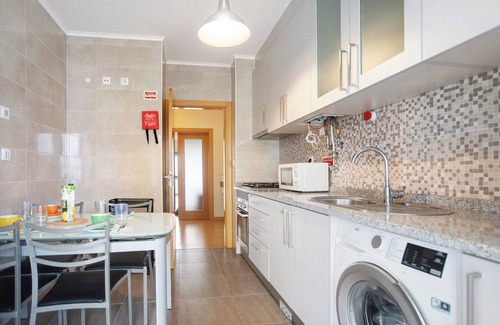 Peniche de Cima House | Holiday Home 'A O - Passarelle' with Sea View, Shared Terrace and Wi-Fi