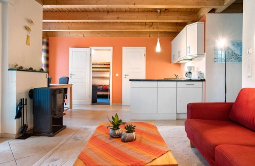 Luetow House | Holiday Home 'Am Hünengrab' with Shared Terrace
